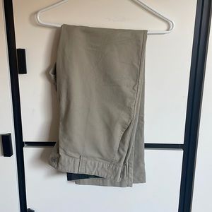 Dickies flex men’s 33X32 slim fit khaki pants